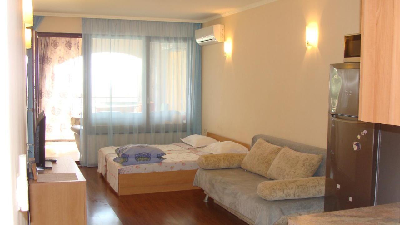Admiral Apartments 골든샌드 외부 사진